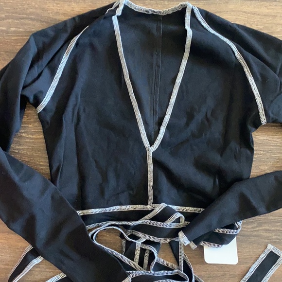 Contrast Overlook LS TOP - Picture 1 of 5